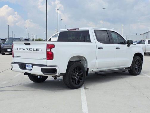 2024 Chevrolet Silverado 1500 Custom