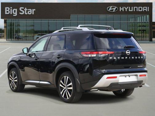2024 Nissan Pathfinder Platinum FWD