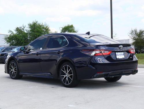 2022 Toyota Camry SE