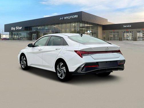 2025 Hyundai ELANTRA SEL