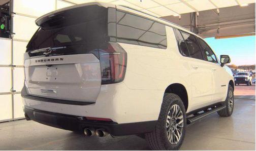 2025 Chevrolet Suburban 4WD Z71