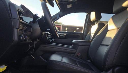 2025 Chevrolet Suburban 4WD Z71