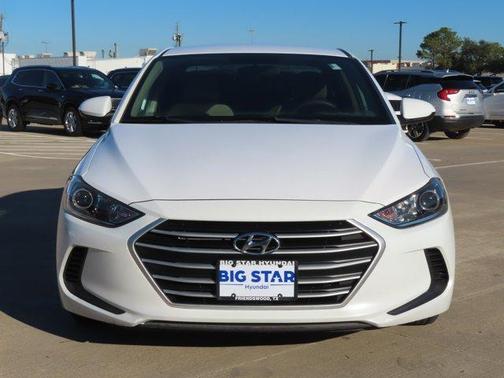 Photo 3 of 22 of 2018 Hyundai Elantra SE