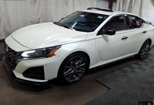 2023 Nissan Altima SR VC-Turbo FWD