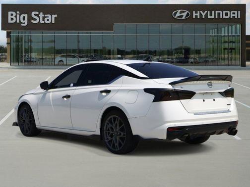 2023 Nissan Altima SR VC-Turbo FWD