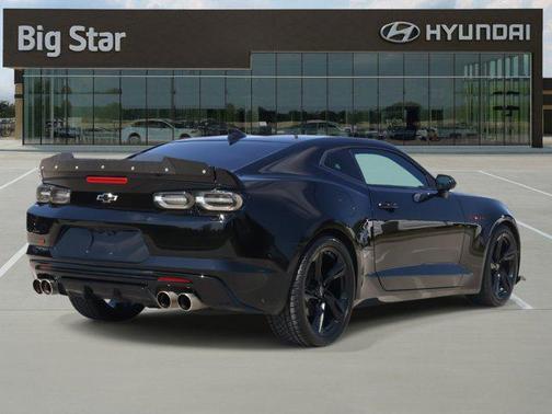 2021 Chevrolet Camaro RWD Coupe LT1