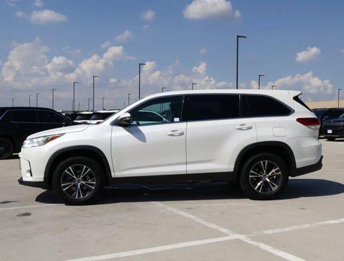 2019 Toyota Highlander LE