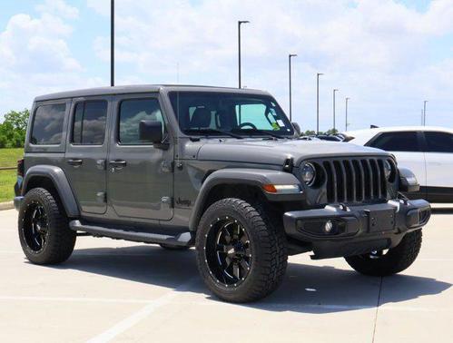 2023 Jeep Wrangler 4-Door Sahara Altitude 4x4