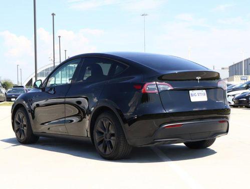 2025 Tesla Model Y Long Range Dual Motor All-Wheel Drive