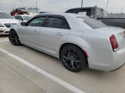 2023 Chrysler 300 Touring