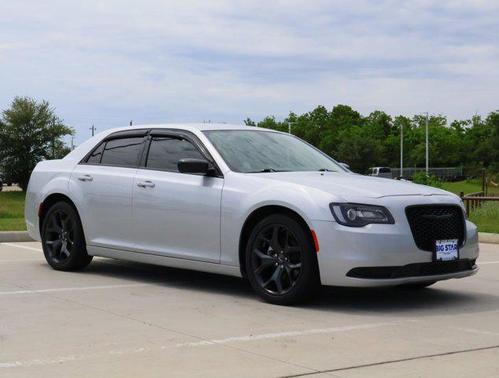 2023 Chrysler 300 Touring