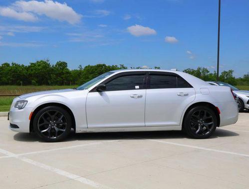 2023 Chrysler 300 Touring