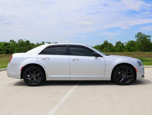 2023 Chrysler 300 Touring