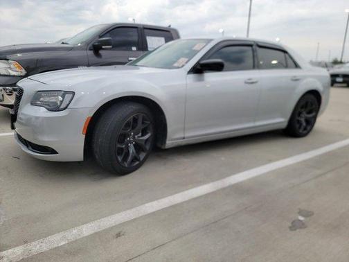 2023 Chrysler 300 Touring