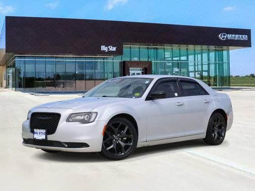 2023 Chrysler 300 Touring