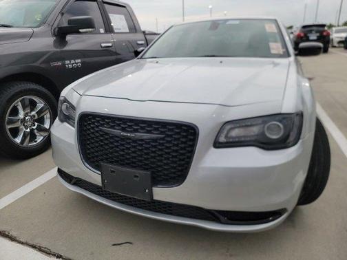 2023 Chrysler 300 Touring