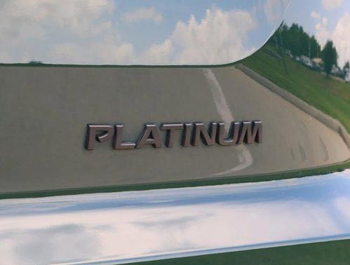 2024 Nissan Pathfinder Platinum FWD