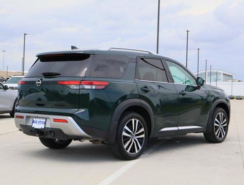 2024 Nissan Pathfinder Platinum FWD