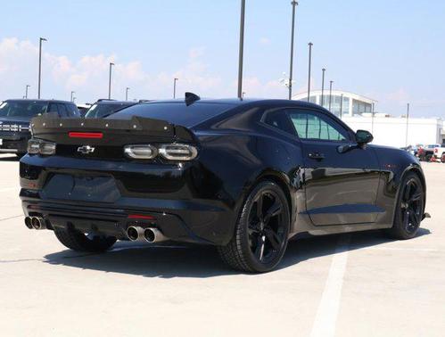 2021 Chevrolet Camaro RWD Coupe LT1