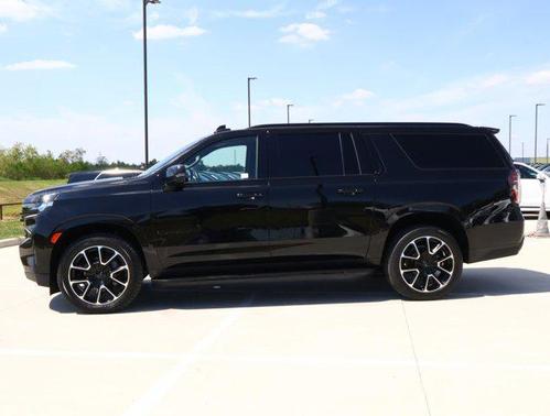 2023 Chevrolet Suburban RST