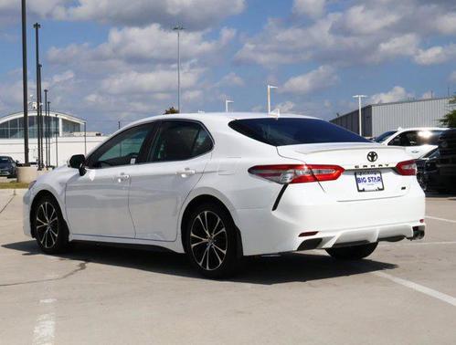 2019 Toyota Camry SE