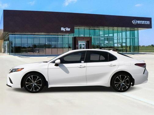 2019 Toyota Camry XLE