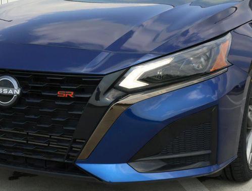 2023 Nissan Altima SR VC-Turbo FWD
