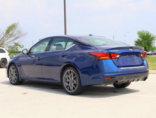 2023 Nissan Altima SR VC-Turbo FWD