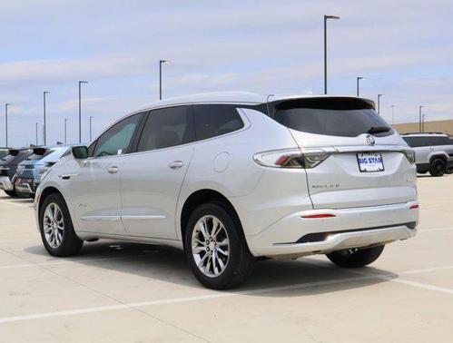 2022 Buick Enclave FWD Avenir