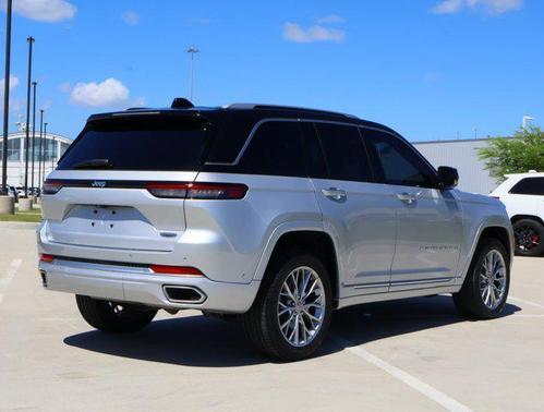 2022 Jeep Grand Cherokee Summit
