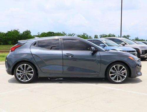 2020 Hyundai Veloster 2