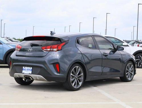 2020 Hyundai Veloster 2