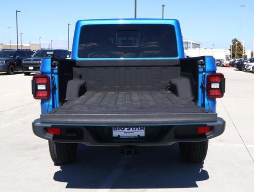 2022 Jeep Gladiator Overland