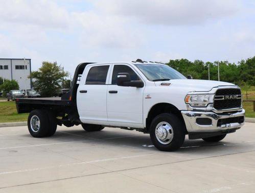 2023 RAM 3500 Tradesman Crew Cab 4x4 8' Box