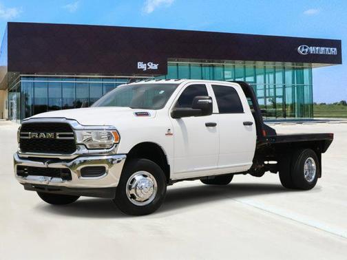 2023 RAM 3500 Tradesman Crew Cab 4x4 8' Box