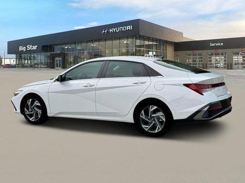 2025 Hyundai ELANTRA SEL