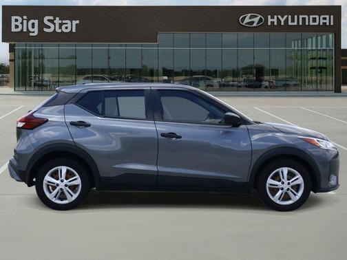 Gun Metallic 2022 Nissan Kicks S