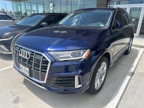 2022 Audi Q7 45 Premium Plus