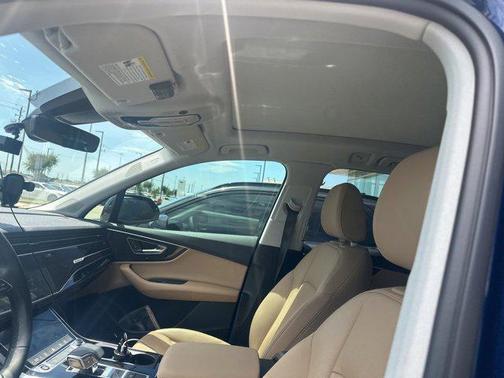 2022 Audi Q7 45 Premium Plus