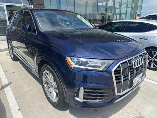 2022 Audi Q7 45 Premium Plus