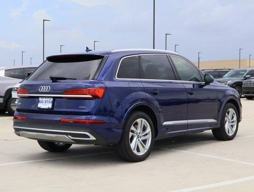 2022 Audi Q7 45 Premium Plus