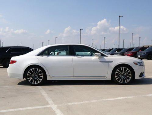 2017 Lincoln Continental Select