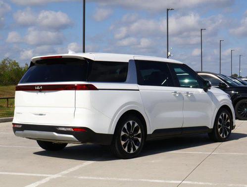 2024 Kia Carnival EX