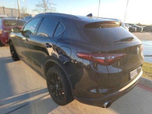 2021 Alfa Romeo Stelvio Base