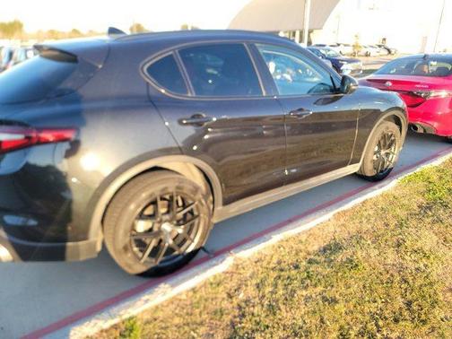 2021 Alfa Romeo Stelvio Base