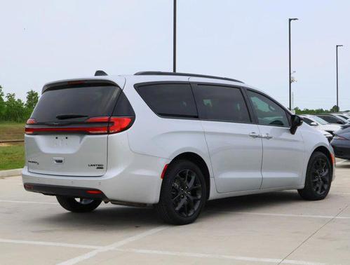 2024 Chrysler Pacifica Limited