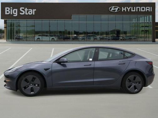 Midnight Silver Metallic 2023 Tesla Model 3 Standard Range