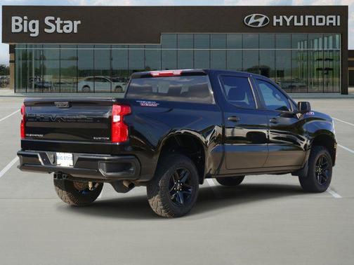 2022 Chevrolet Silverado 1500 Custom Trail Boss