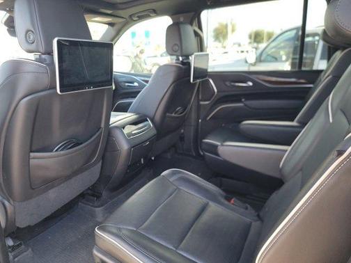 2022 Cadillac Escalade ESV Premium Luxury