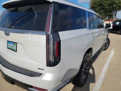 2022 Cadillac Escalade ESV Premium Luxury